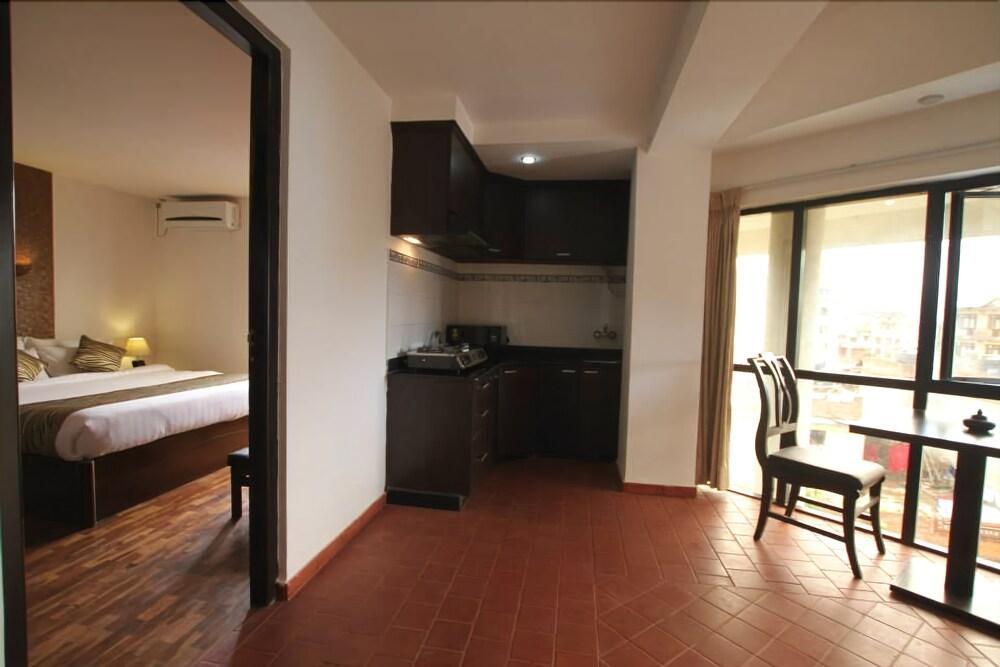 Gaju Suite Hotel Kathmandu Esterno foto
