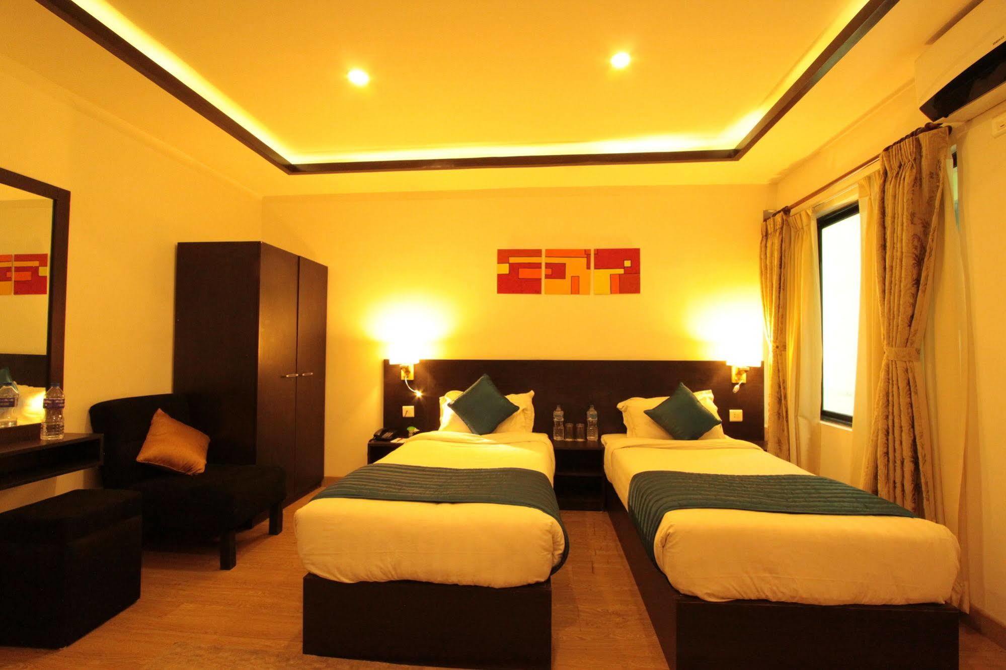 Gaju Suite Hotel Kathmandu Esterno foto