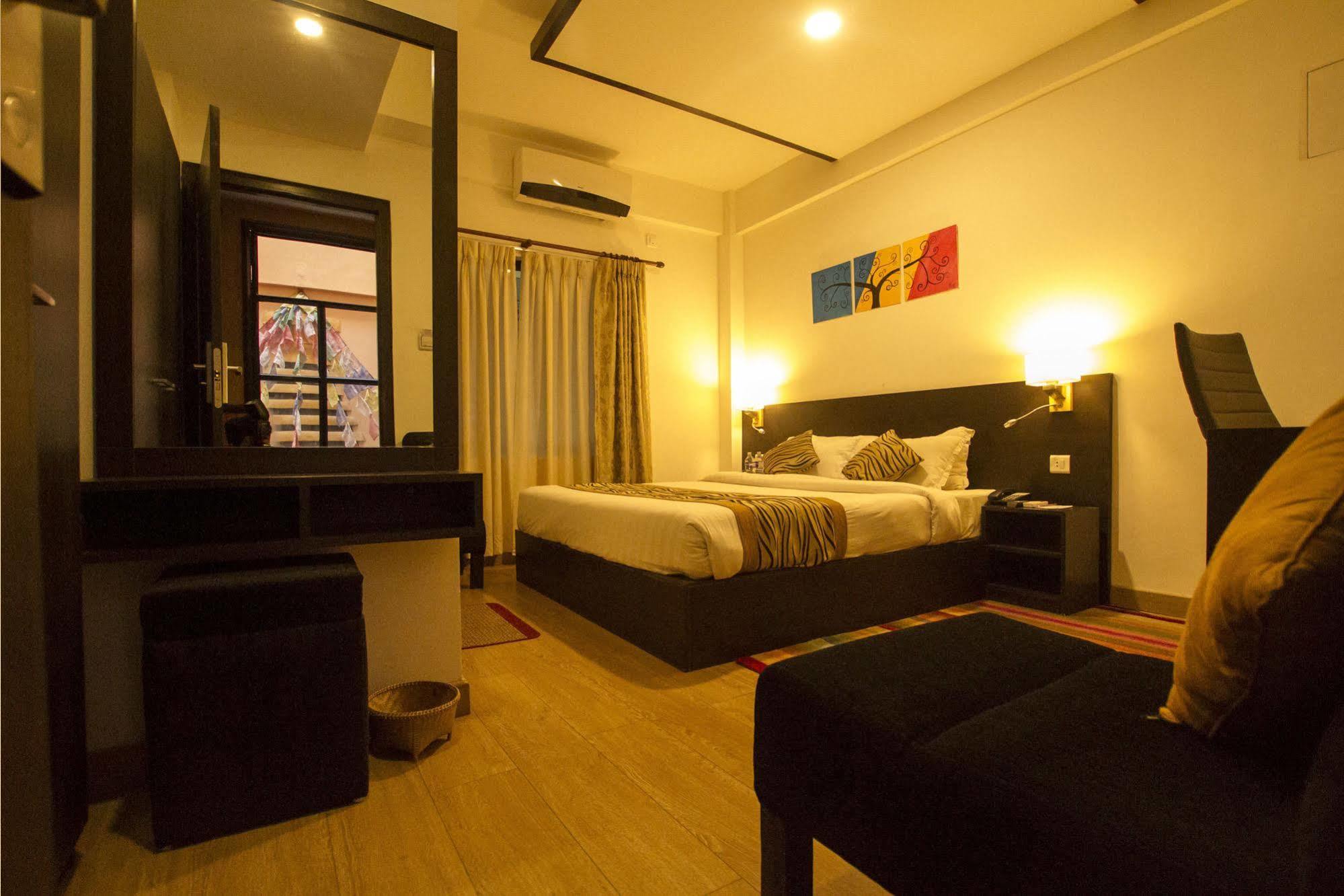 Gaju Suite Hotel Kathmandu Esterno foto