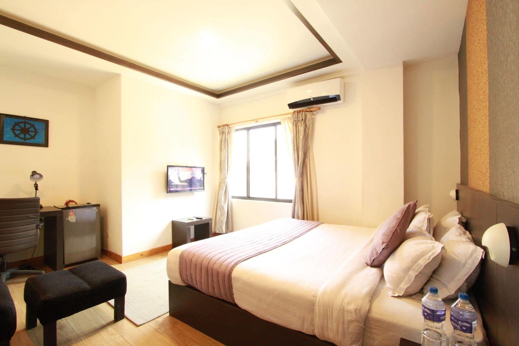 Gaju Suite Hotel Kathmandu Esterno foto