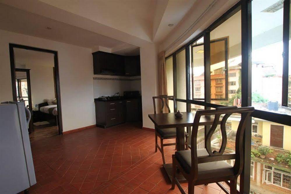 Gaju Suite Hotel Kathmandu Esterno foto