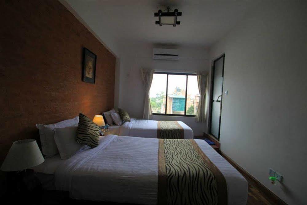 Gaju Suite Hotel Kathmandu Esterno foto