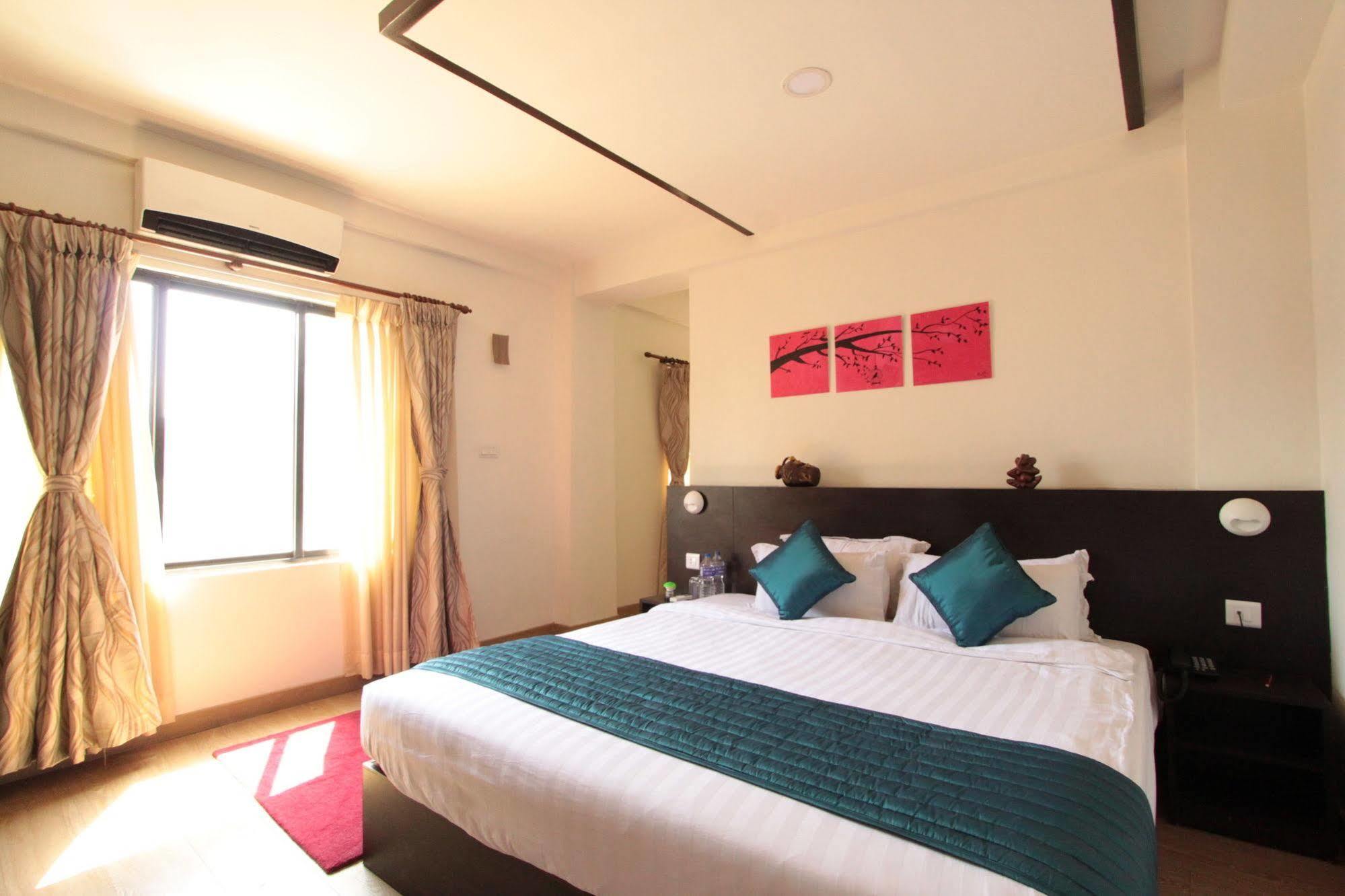 Gaju Suite Hotel Kathmandu Esterno foto