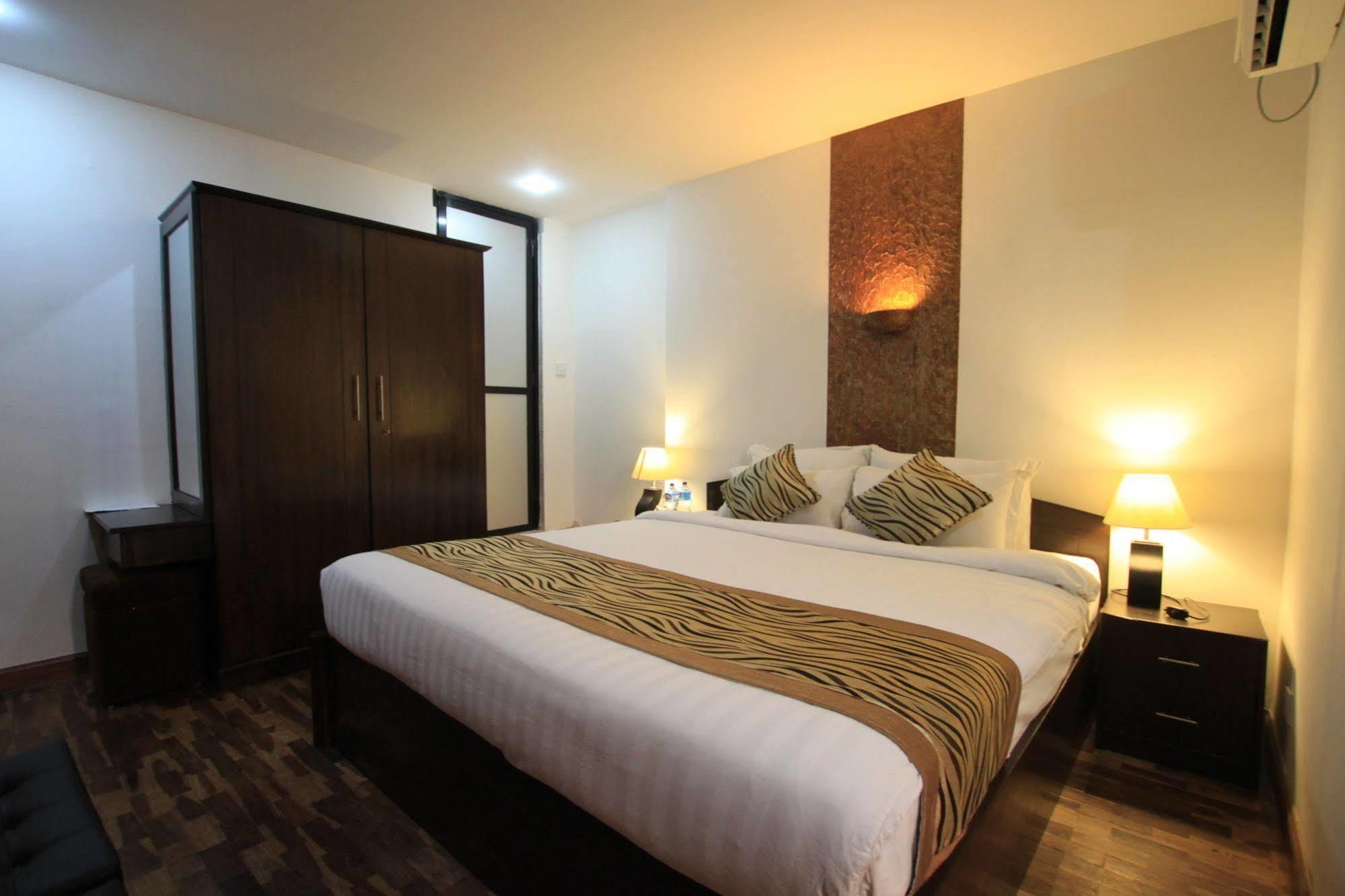 Gaju Suite Hotel Kathmandu Esterno foto