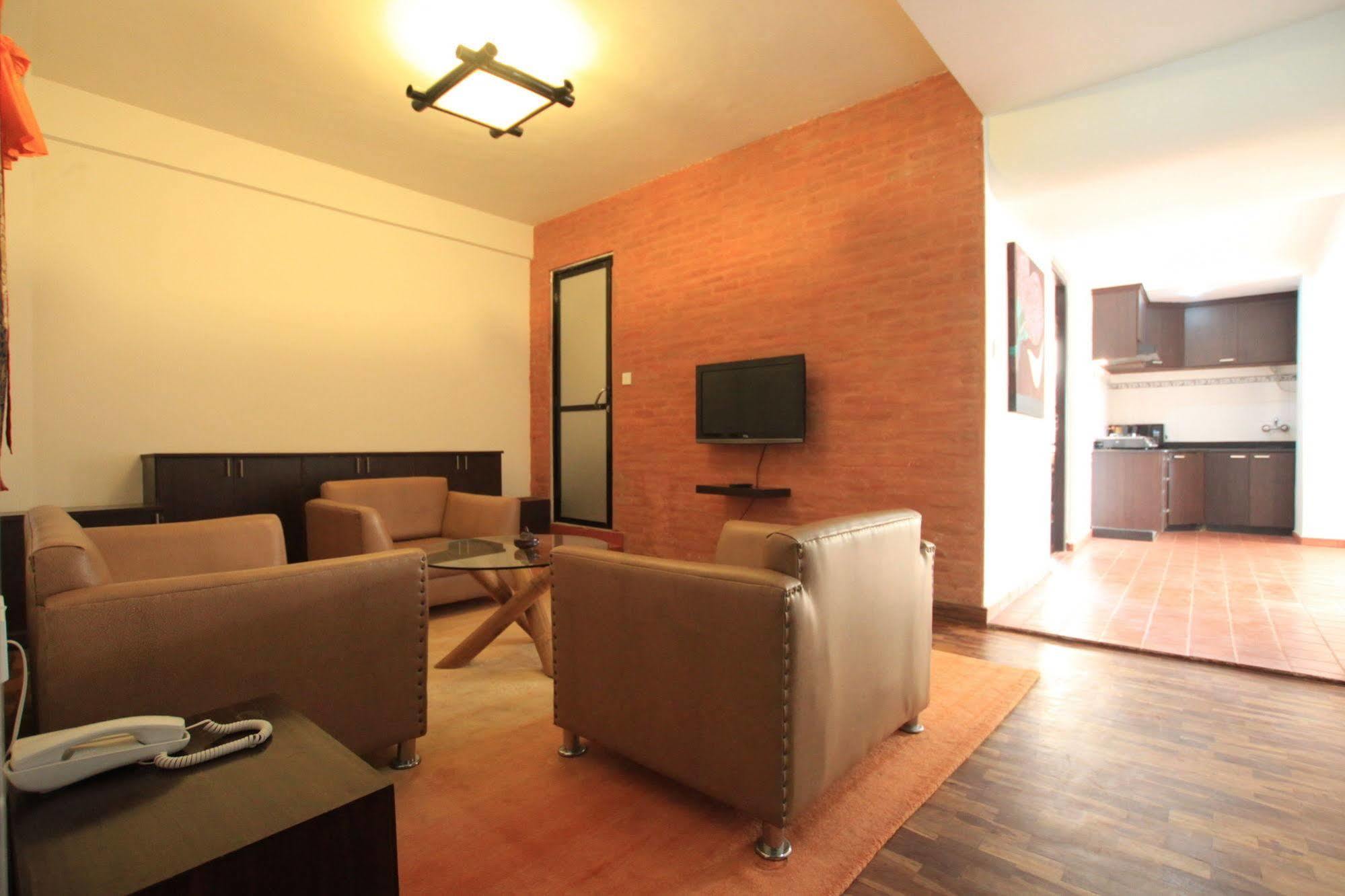 Gaju Suite Hotel Kathmandu Esterno foto